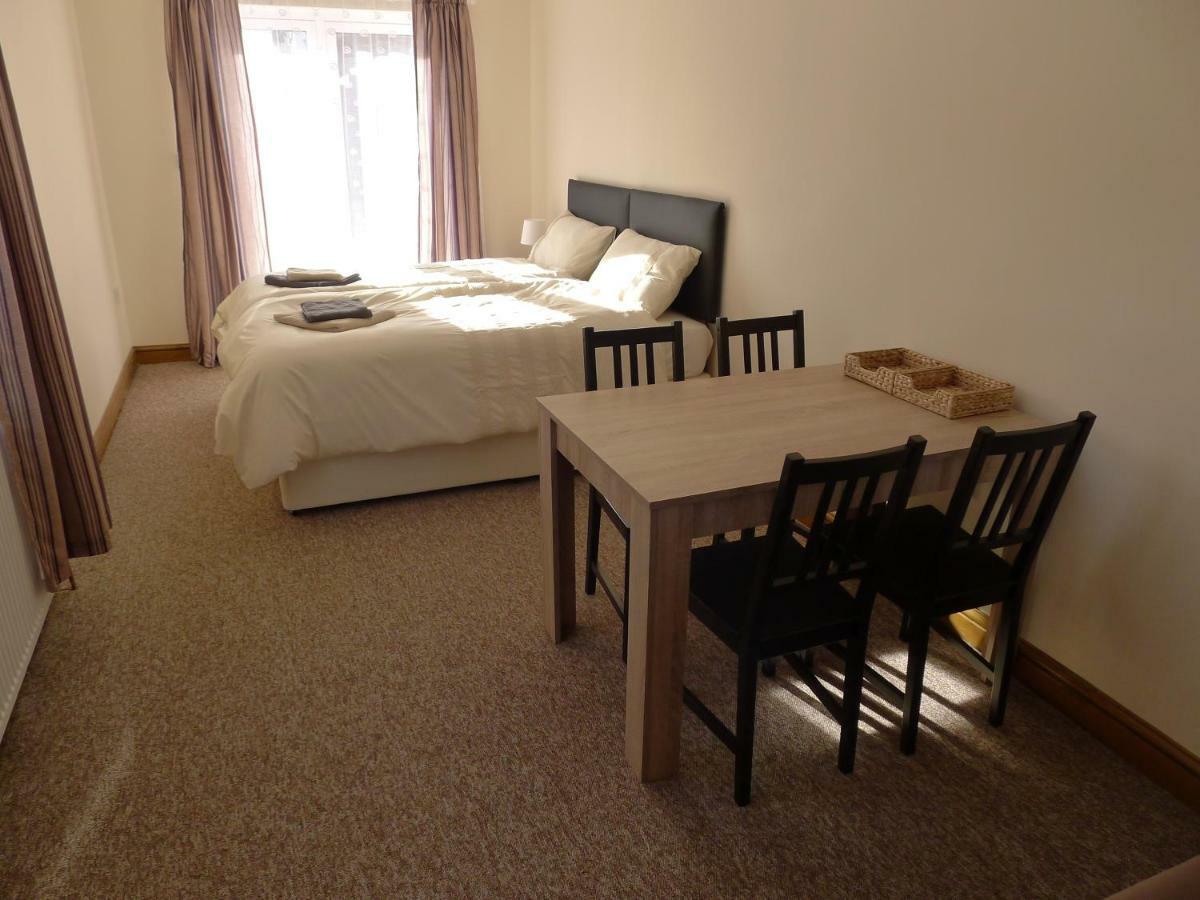 Wembley Homestay Лондон Экстерьер фото